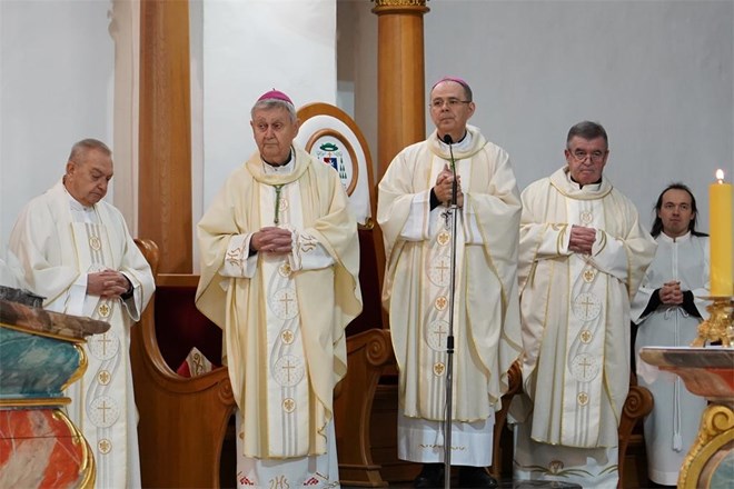 Biskup Radoš: „U novu godinu ulazimo s darovima koji nas obvezuju“